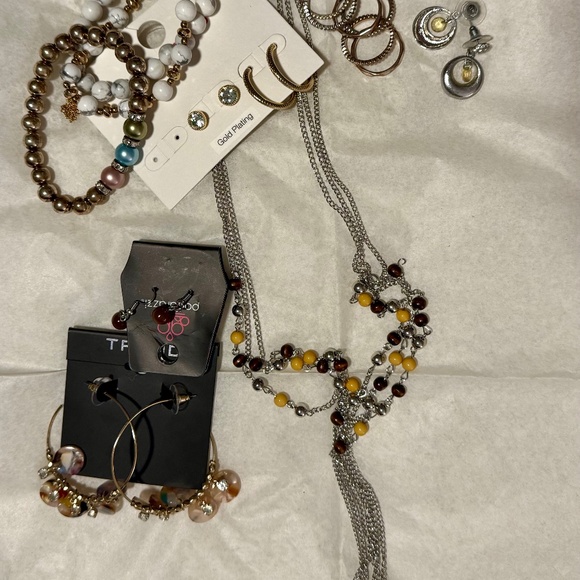 jewelry - Picture 1 of 1